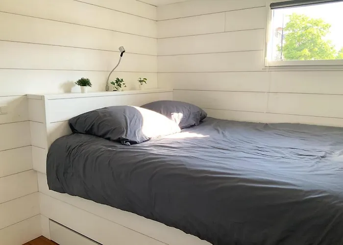 Bateau Sur L'erdre Au Coeur De * Nantes